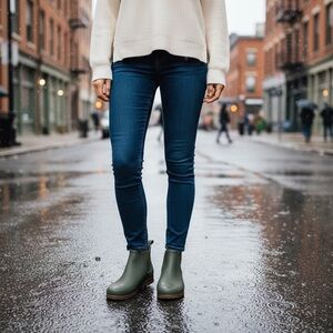 Stay dry in style - BOGS Sweet Pea waterproof Chelsea boots for every rainy day